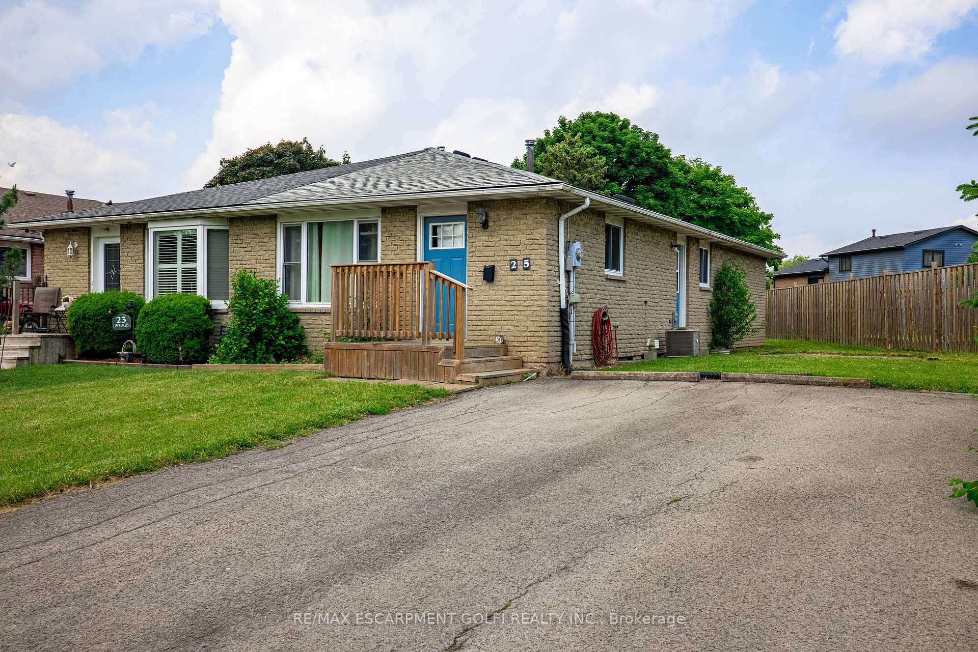 Photo 1 of 25 Lampman Crescent, Thorold, Confederation Heights — HOMEH