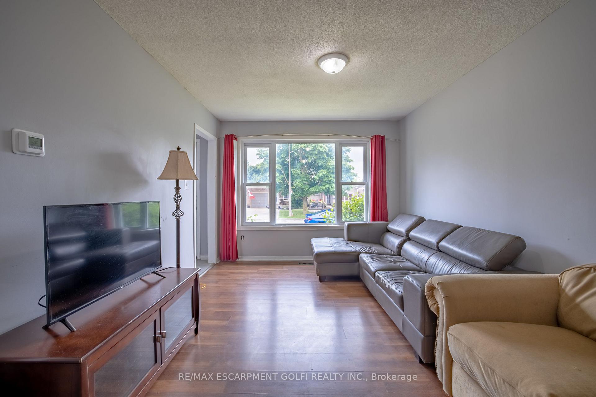 Photo 5 of 25 Lampman Crescent, Thorold, Confederation Heights — HOMEH