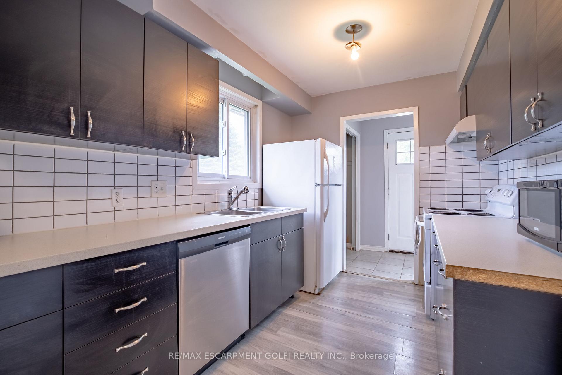 Photo 11 of 25 Lampman Crescent, Thorold, Confederation Heights — HOMEH