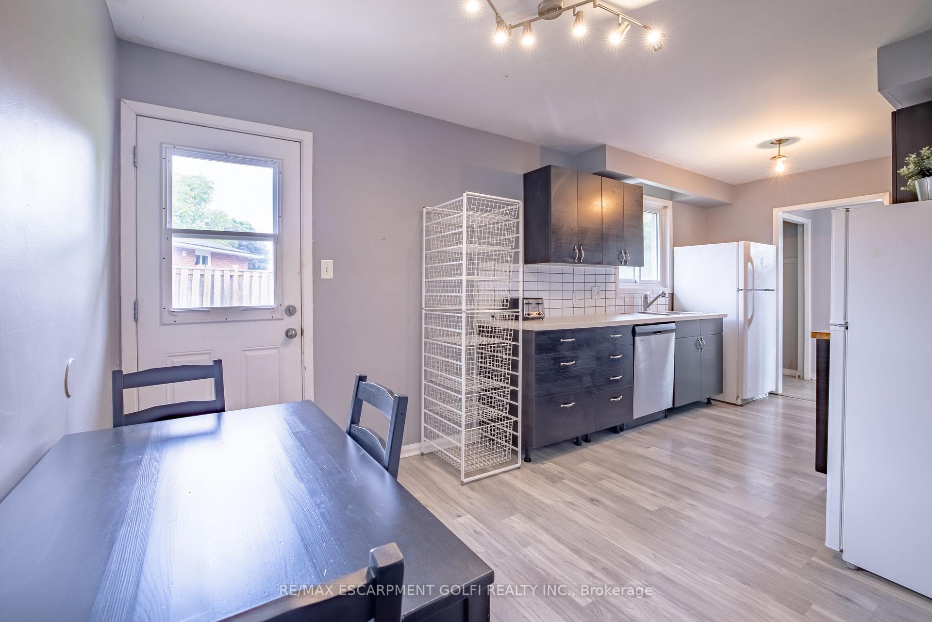 Photo 12 of 25 Lampman Crescent, Thorold, Confederation Heights — HOMEH