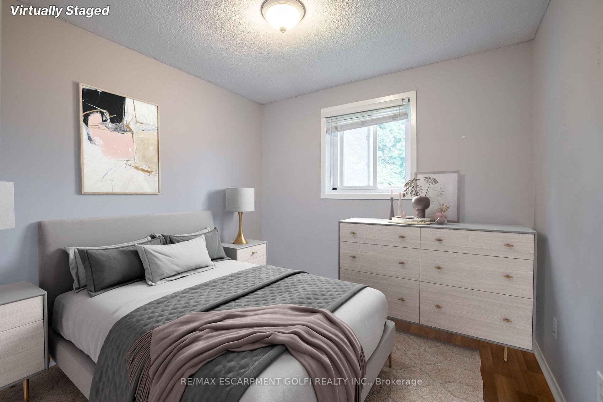 Photo 14 of 25 Lampman Crescent, Thorold, Confederation Heights — HOMEH