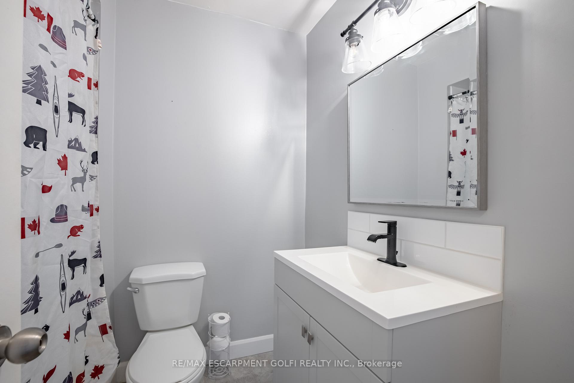 Photo 18 of 25 Lampman Crescent, Thorold, Confederation Heights — HOMEH