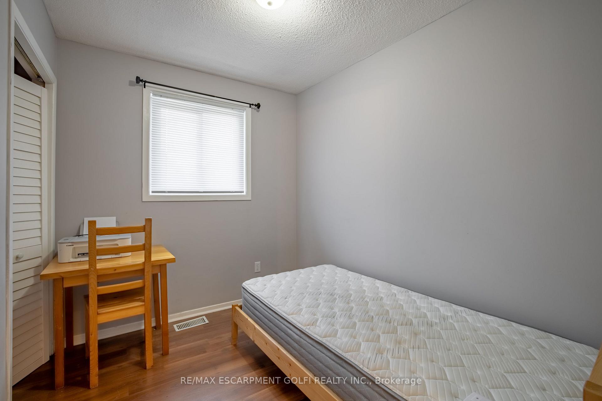 Photo 19 of 25 Lampman Crescent, Thorold, Confederation Heights — HOMEH