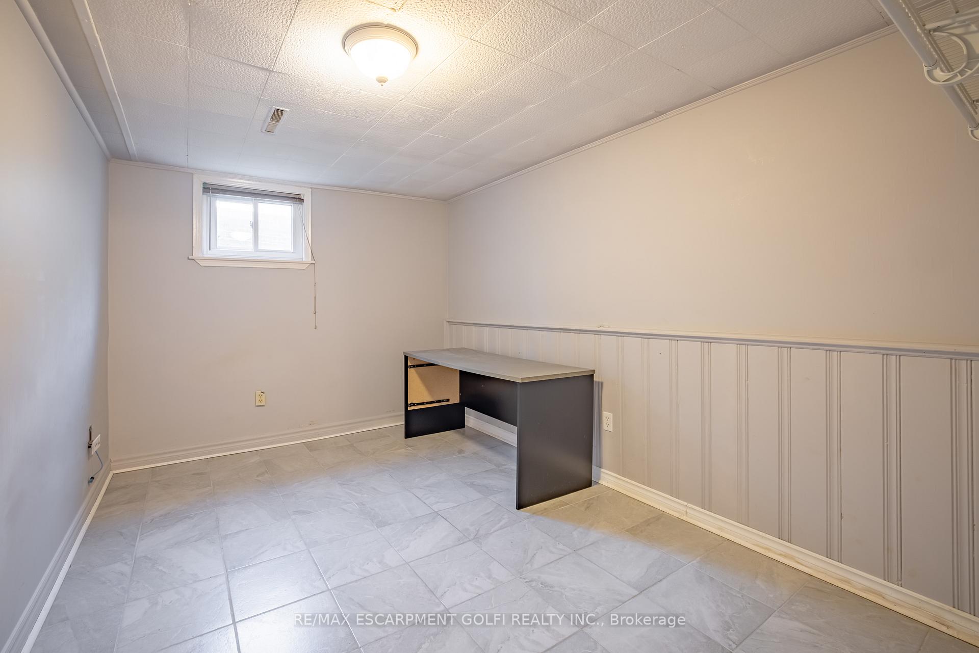 Photo 23 of 25 Lampman Crescent, Thorold, Confederation Heights — HOMEH