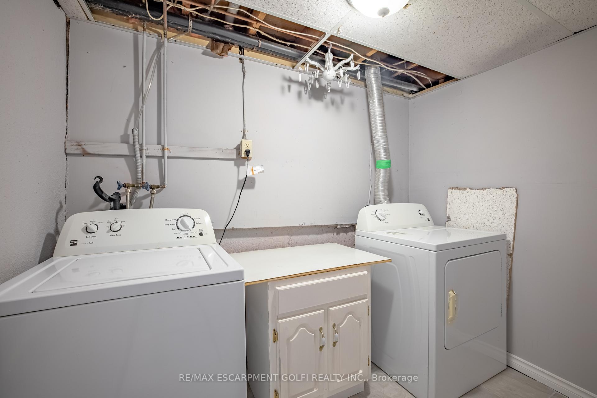 Photo 25 of 25 Lampman Crescent, Thorold, Confederation Heights — HOMEH