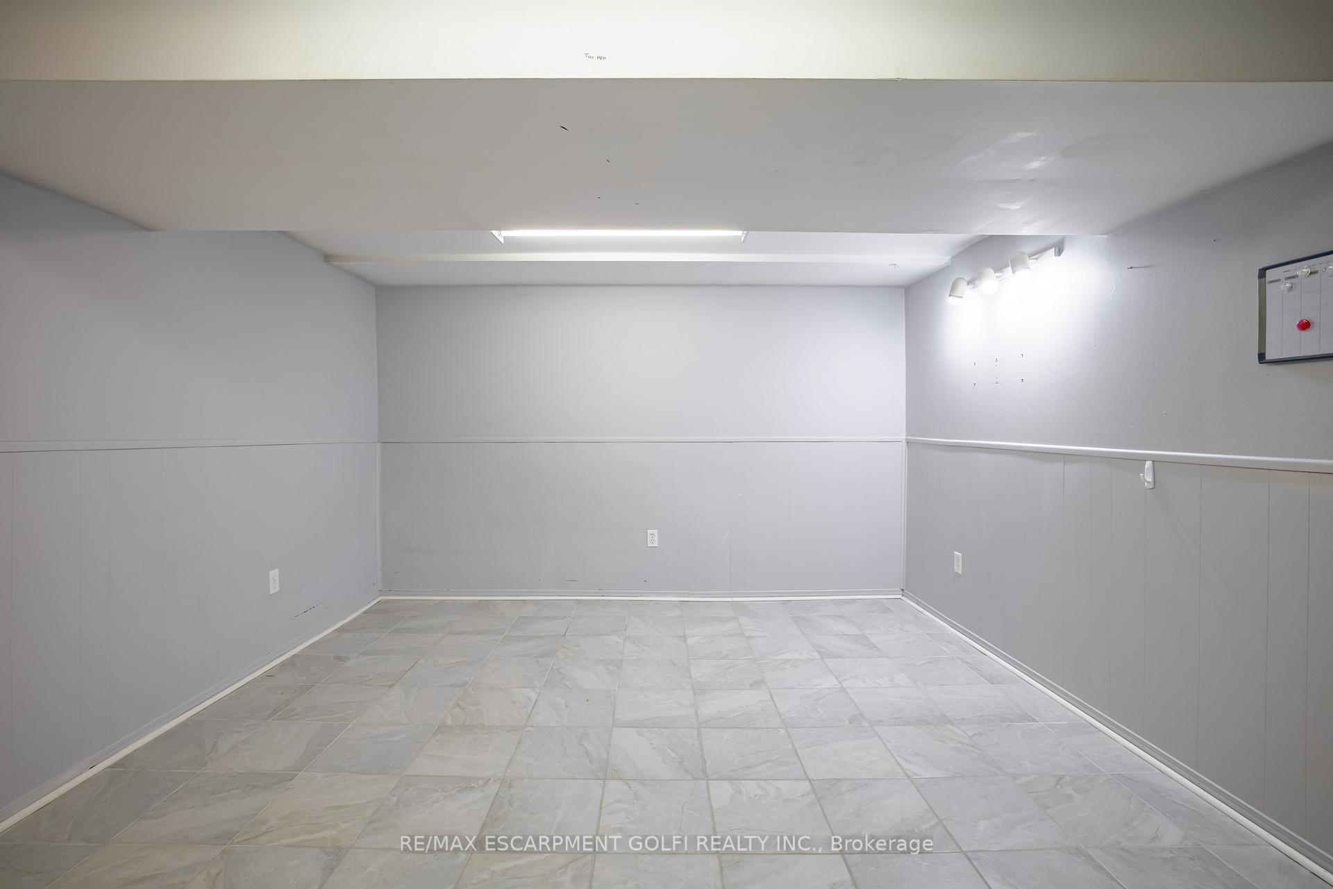 Photo 29 of 25 Lampman Crescent, Thorold, Confederation Heights — HOMEH