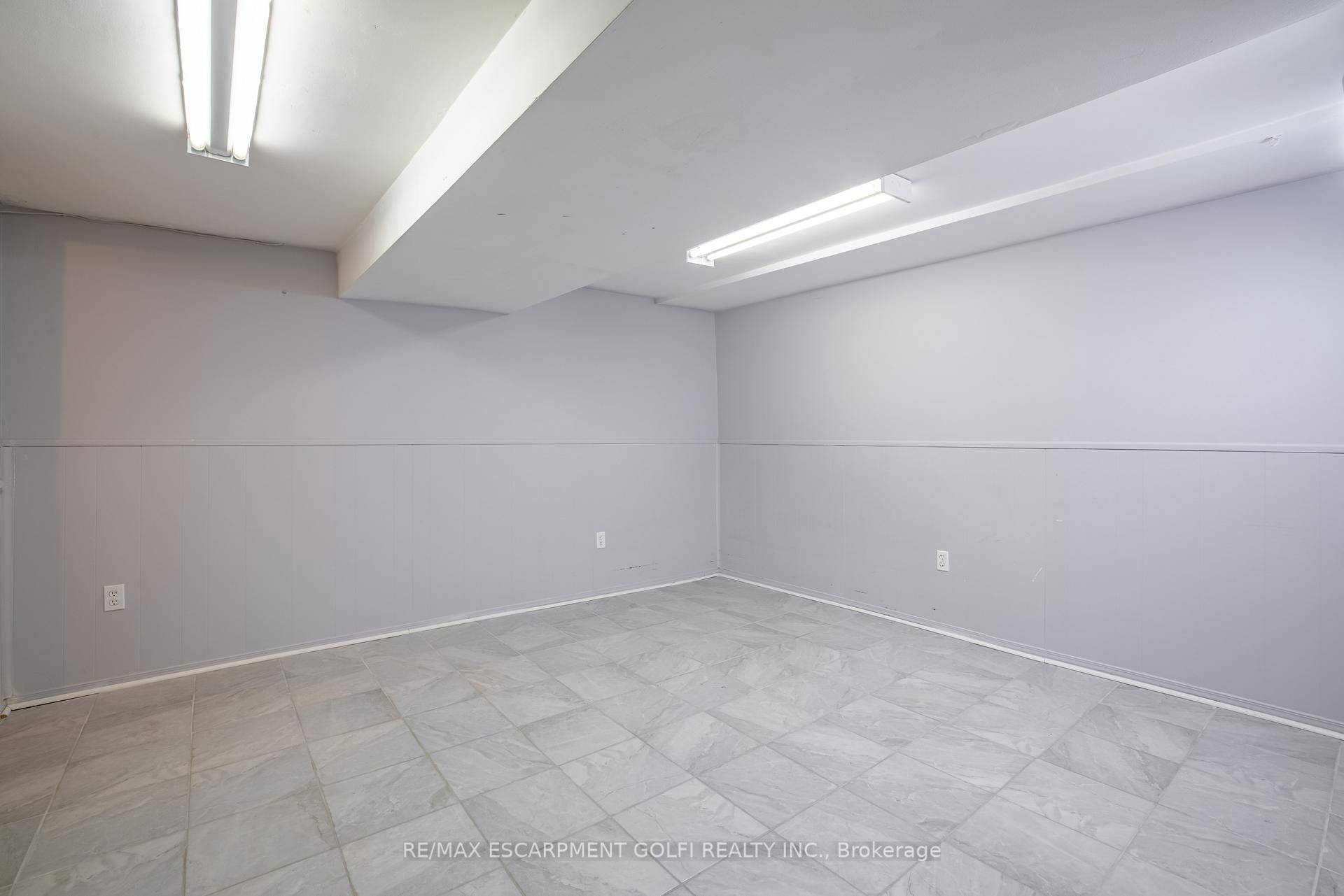 Photo 31 of 25 Lampman Crescent, Thorold, Confederation Heights — HOMEH