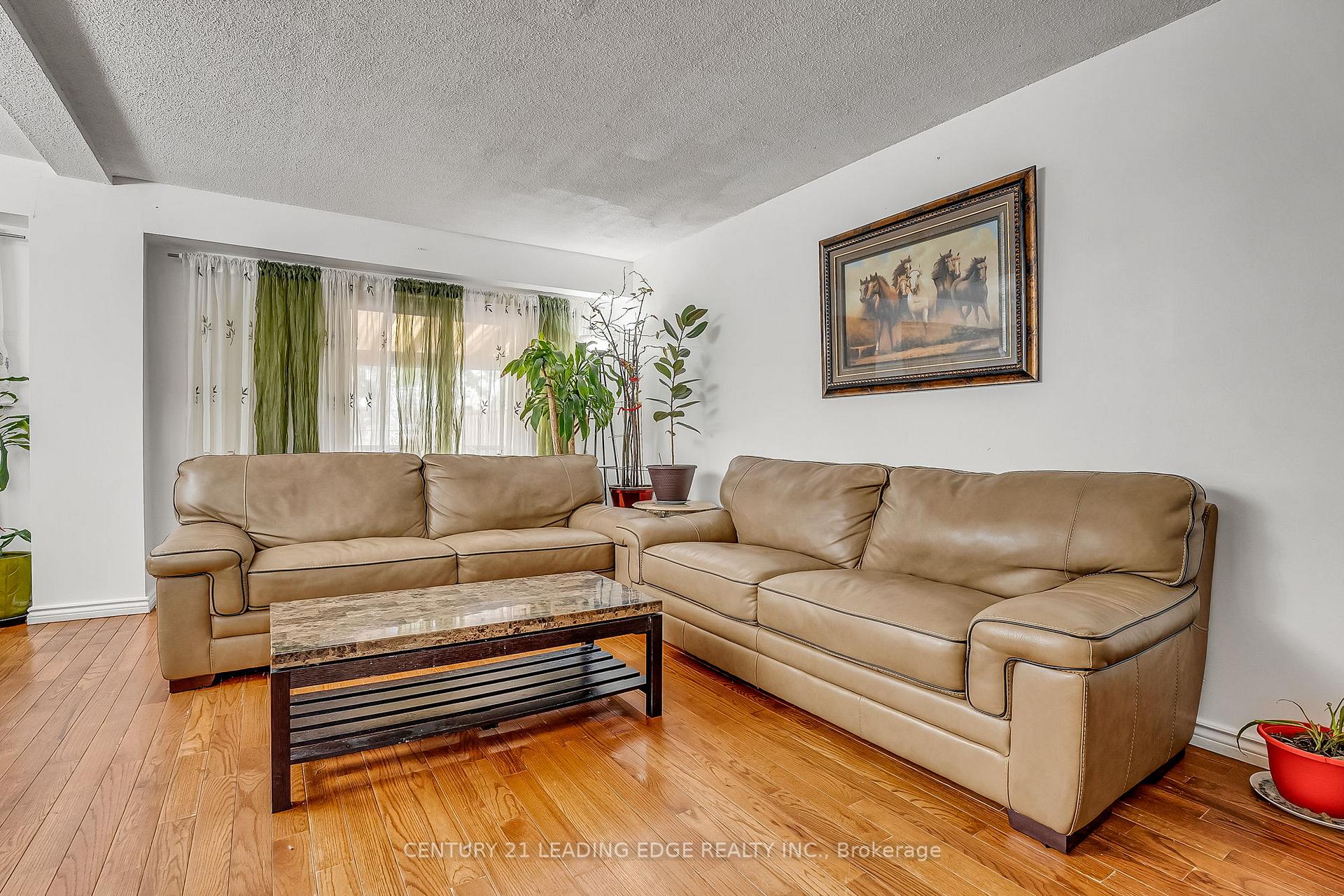 Photo 10 of 27 Bradstone Square, Scarborough, Malvern — HOMEH