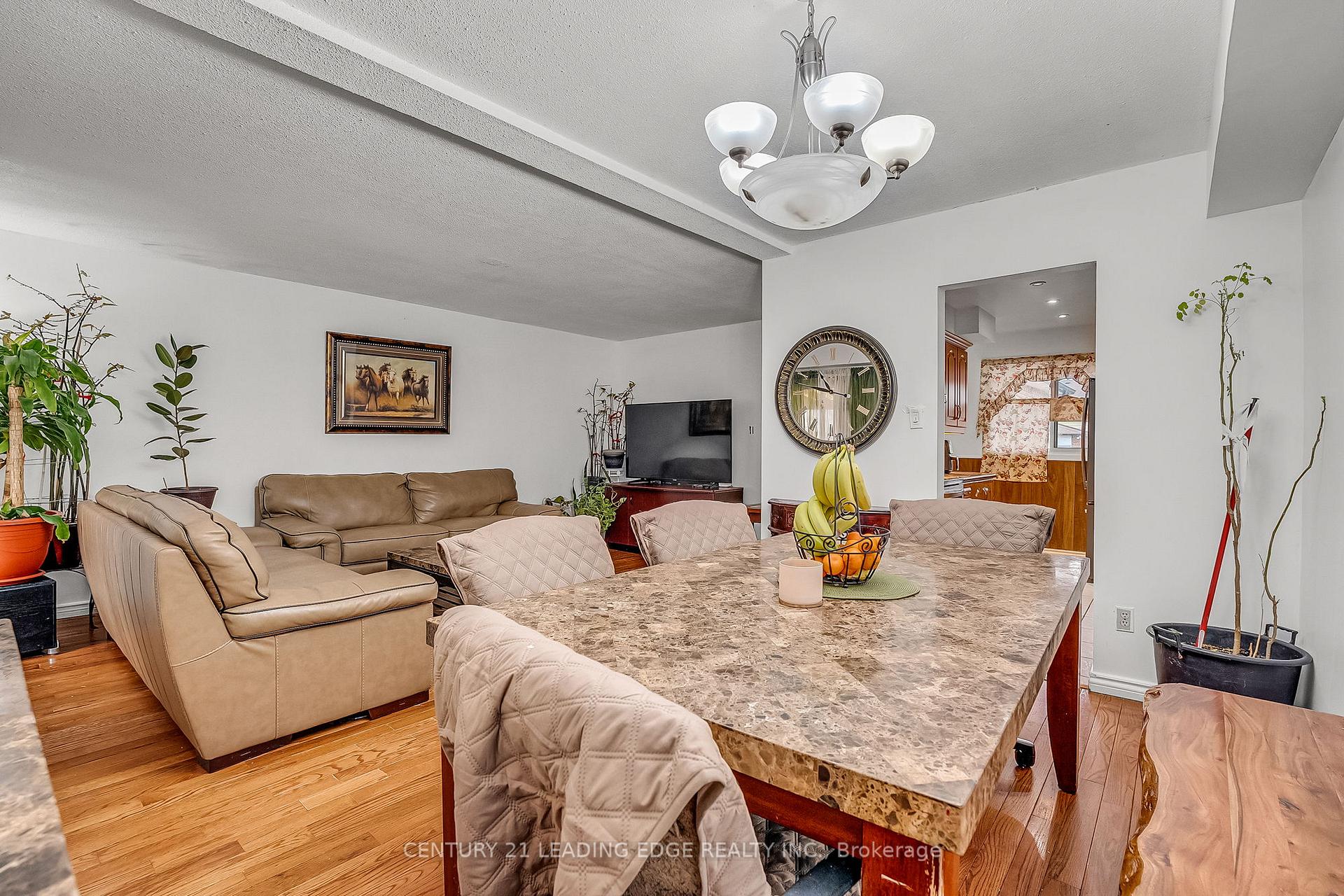 Photo 11 of 27 Bradstone Square, Scarborough, Malvern — HOMEH