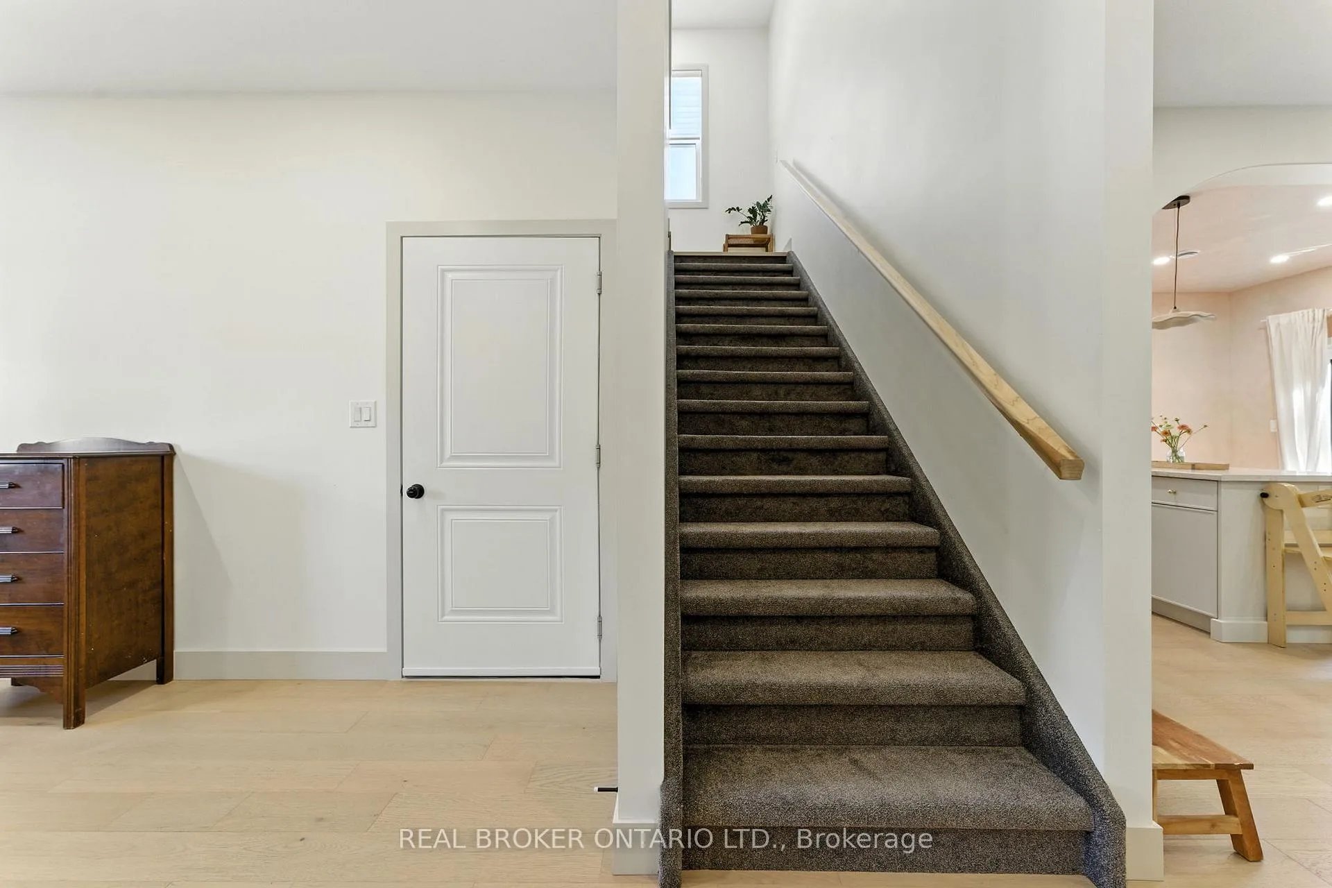 Photo 10 of 13 Linden Street, Aylmer — HOMEH