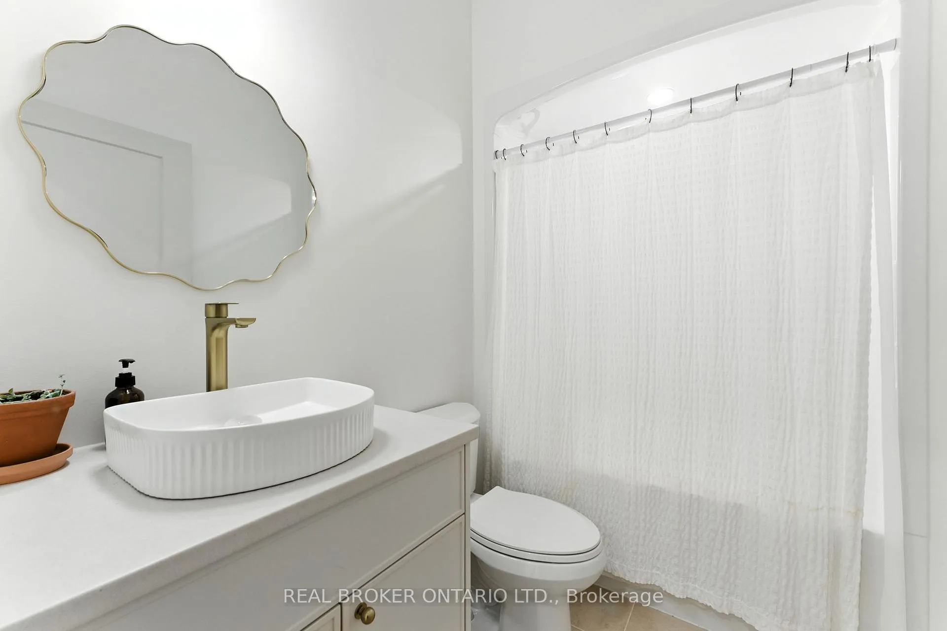 Photo 47 of 13 Linden Street, Aylmer — HOMEH