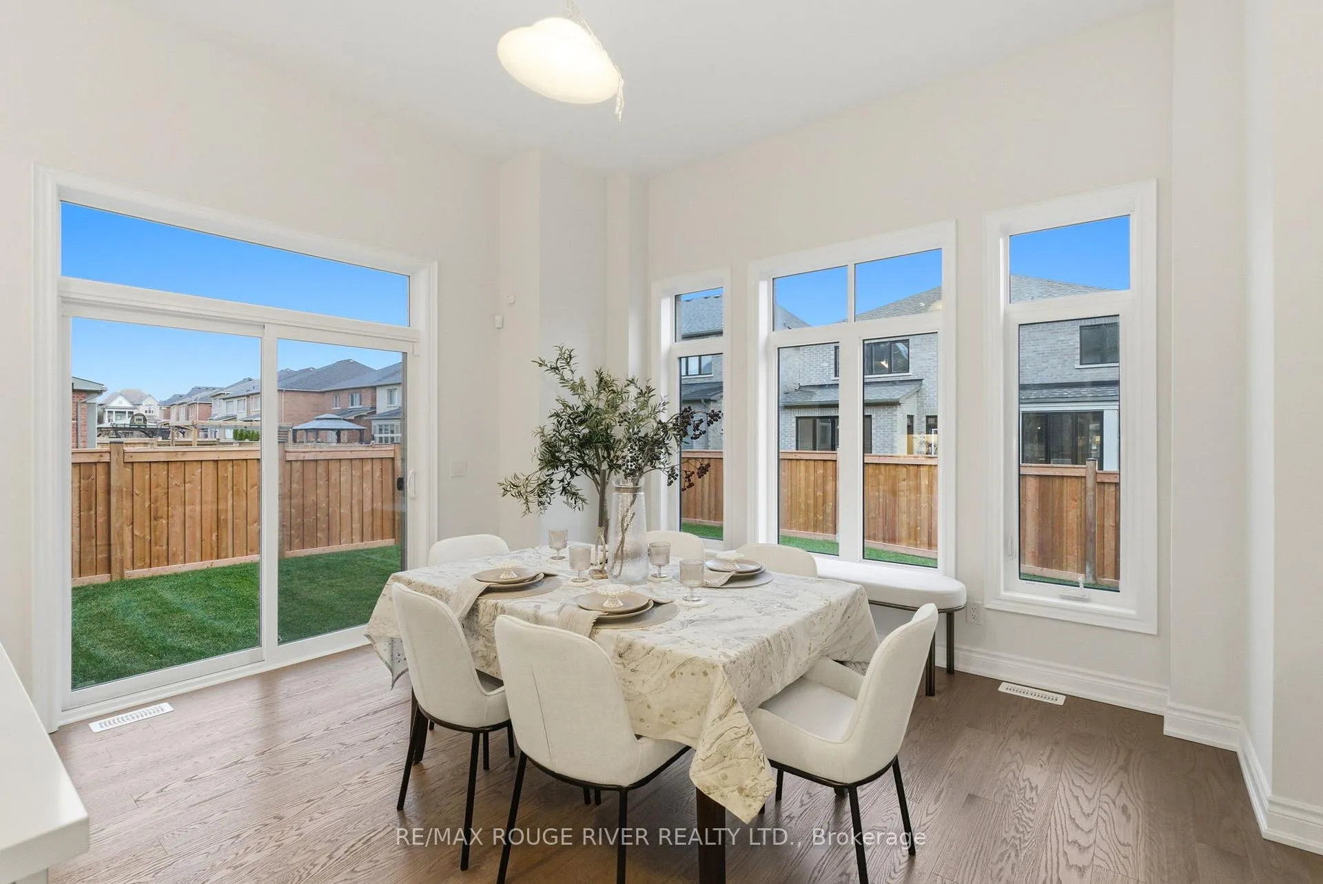 Photo 16 of 15 Brabin Circle, Whitby, Rural Whitby — HOMEH