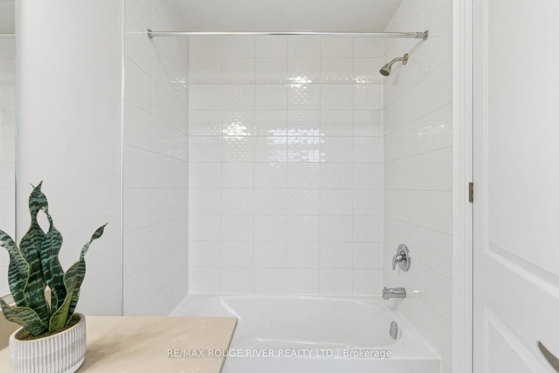 Photo 36 of 15 Brabin Circle, Whitby, Rural Whitby — HOMEH