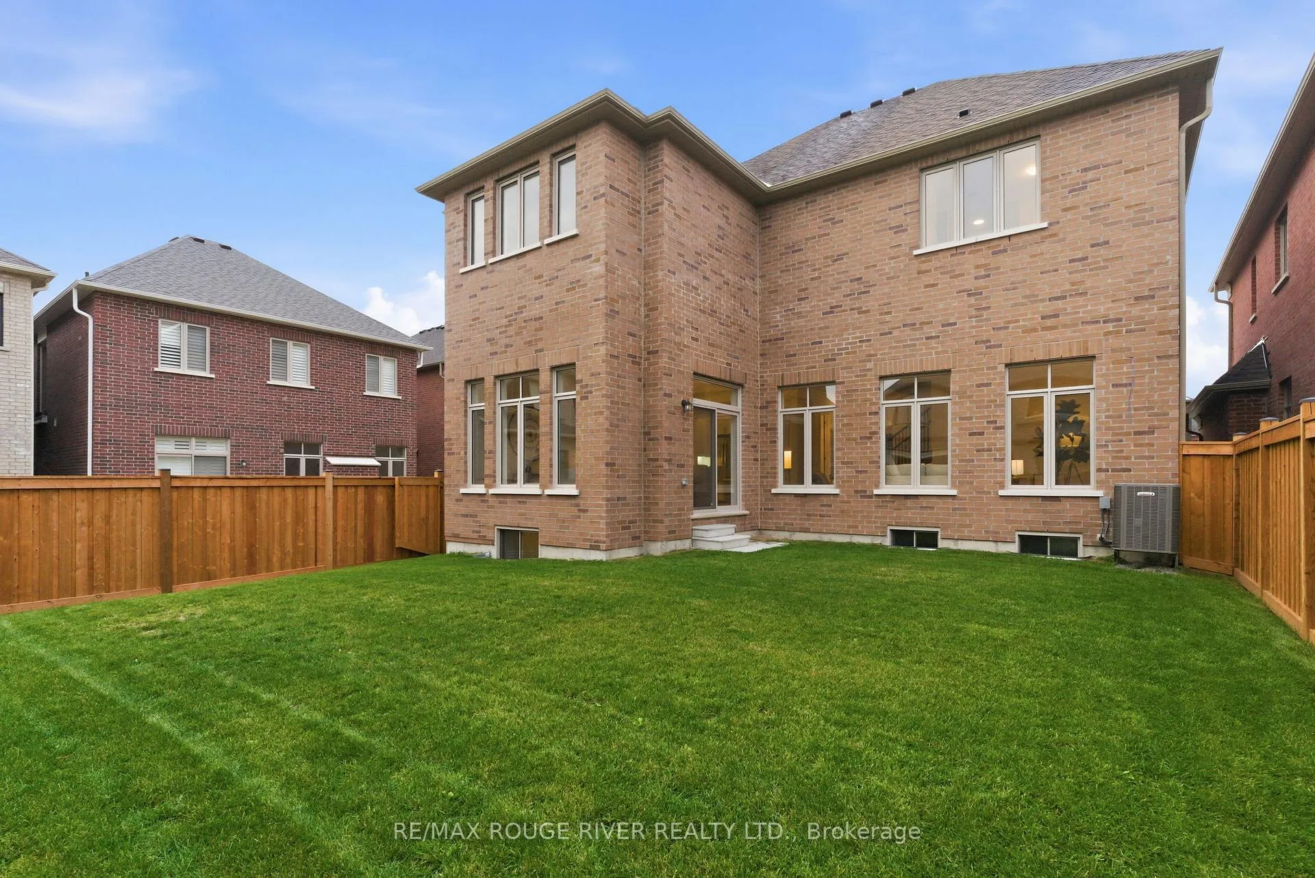 Photo 48 of 15 Brabin Circle, Whitby, Rural Whitby — HOMEH