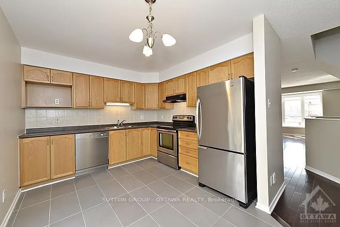 Photo 2 of 17 Glenhaven Private, Ottawa, Brookfield Gardens — HOMEH