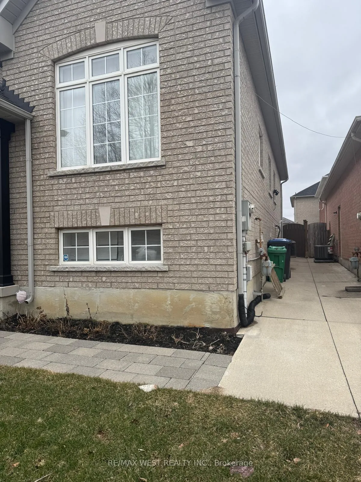 Photo 2 of Unit Bsmt, 14 Deerchase Road, Brampton, Brampton East — HOMEH