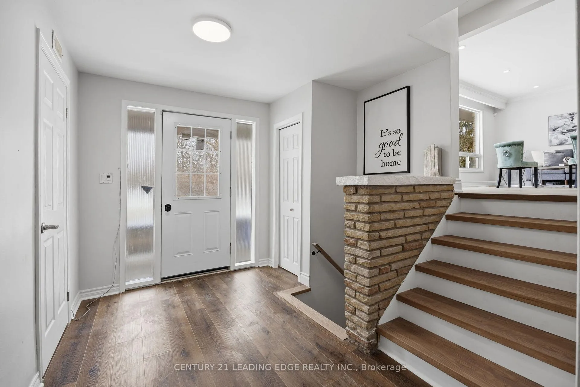 Photo 3 of 532 Park Road N, Oshawa, McLaughlin — HOMEH