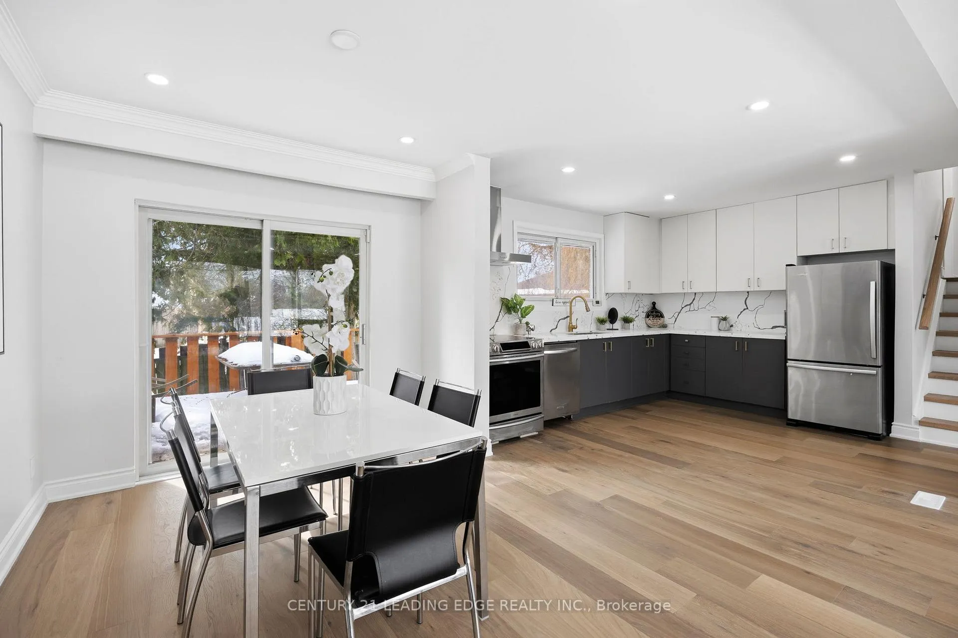 Photo 9 of 532 Park Road N, Oshawa, McLaughlin — HOMEH