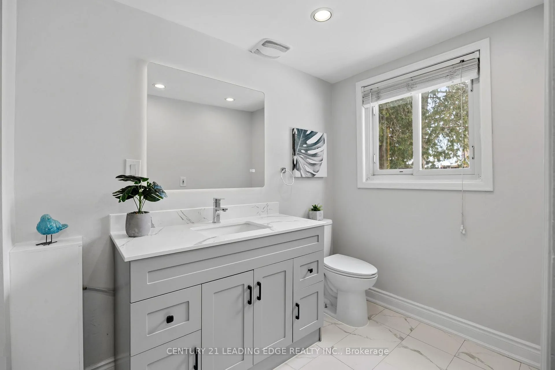 Photo 13 of 532 Park Road N, Oshawa, McLaughlin — HOMEH