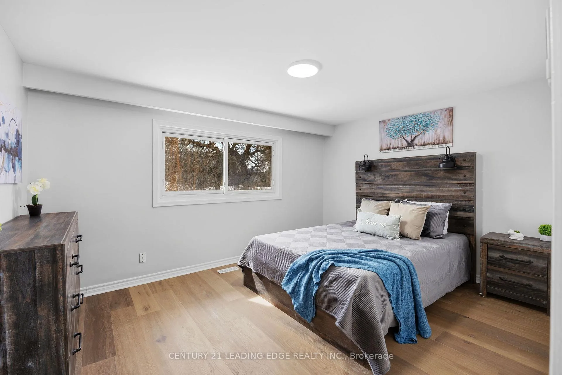 Photo 15 of 532 Park Road N, Oshawa, McLaughlin — HOMEH