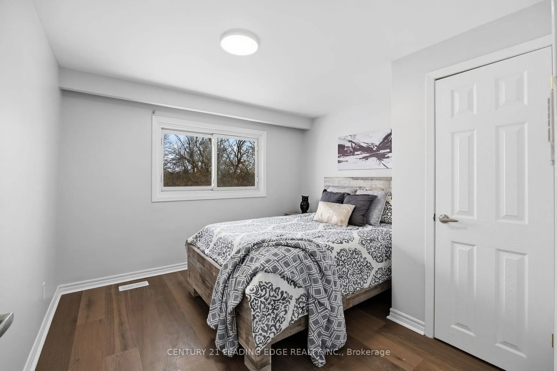 Photo 19 of 532 Park Road N, Oshawa, McLaughlin — HOMEH