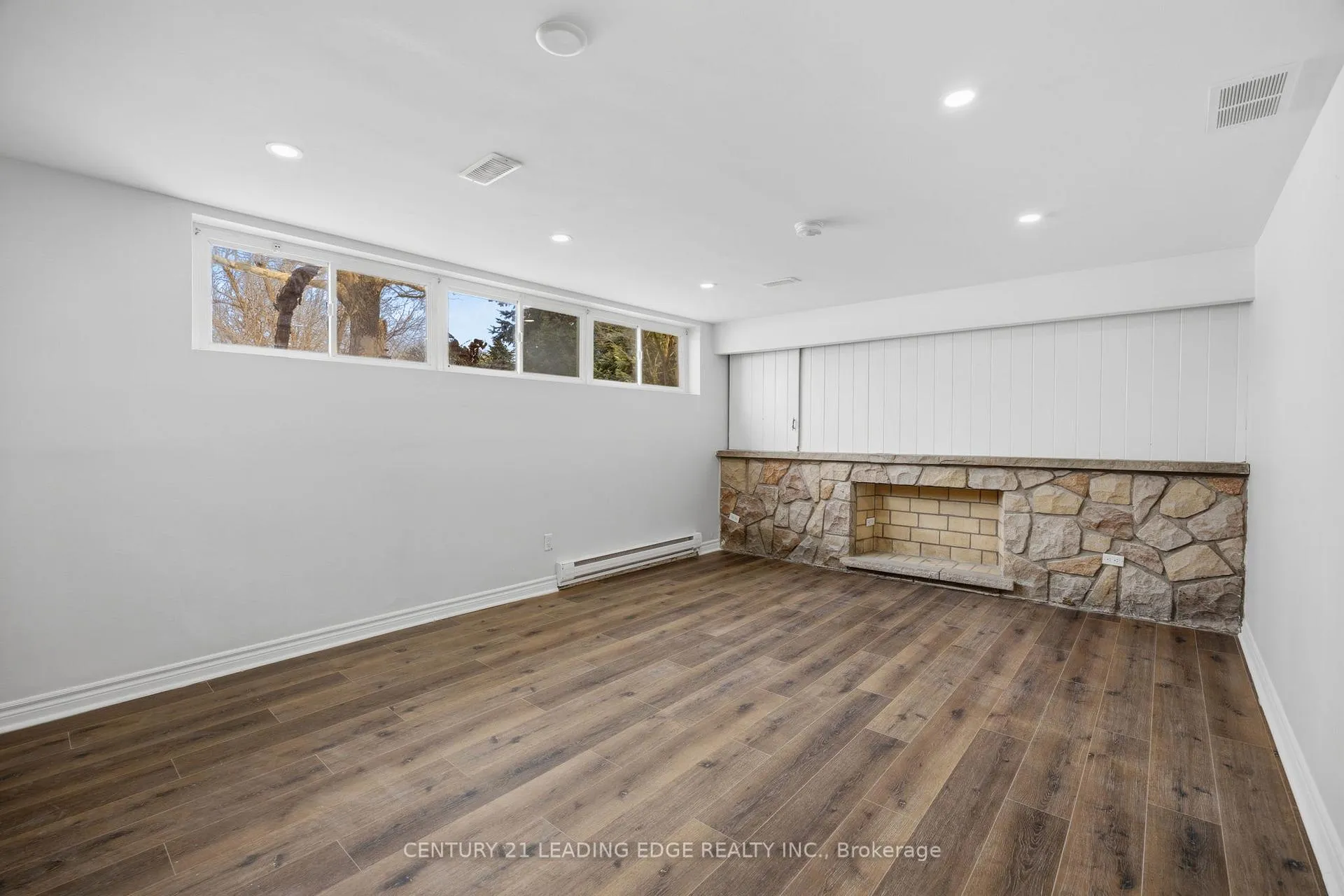 Photo 21 of 532 Park Road N, Oshawa, McLaughlin — HOMEH