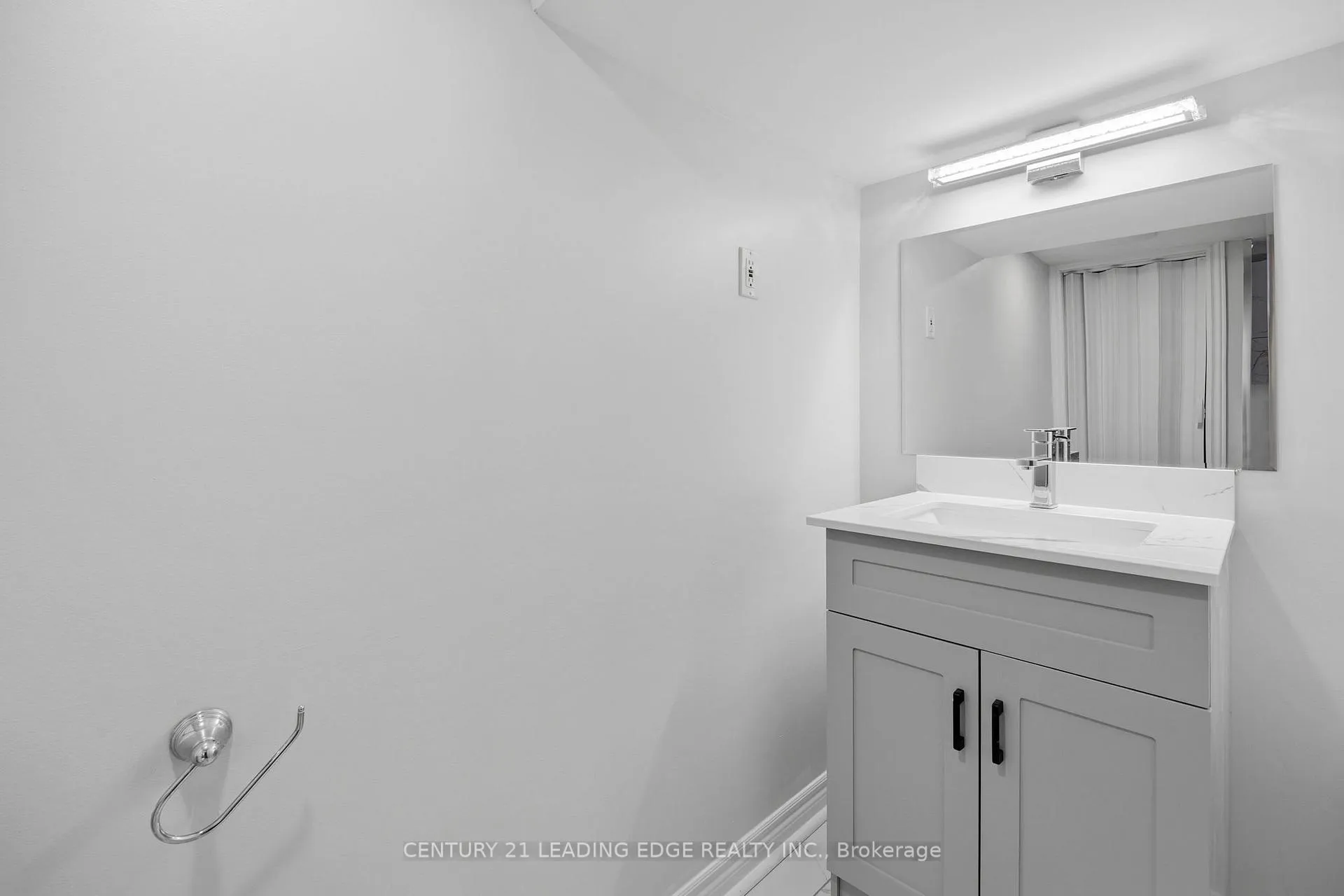 Photo 24 of 532 Park Road N, Oshawa, McLaughlin — HOMEH
