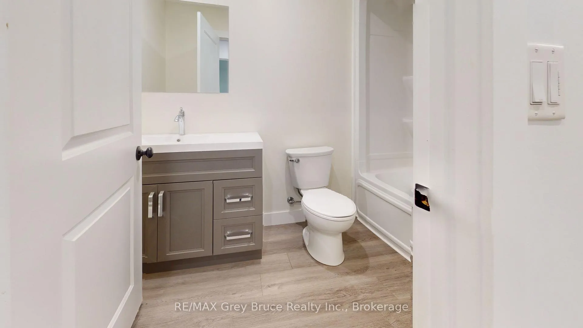 Photo 4 of Unit Unit 2, 39 1st Avenue S, Arran-Elderslie — HOMEH
