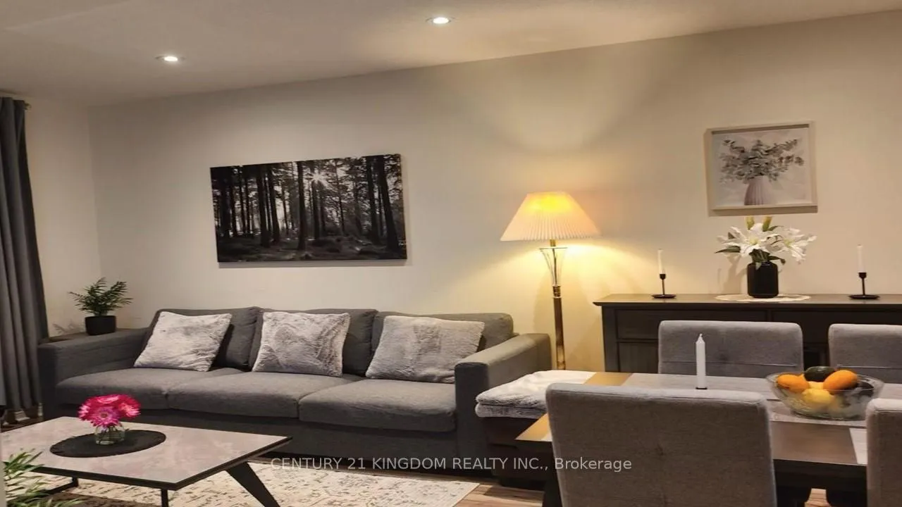 Photo 23 of Unit 727, 7325 Markham Road, Markham, Cedarwood — HOMEH