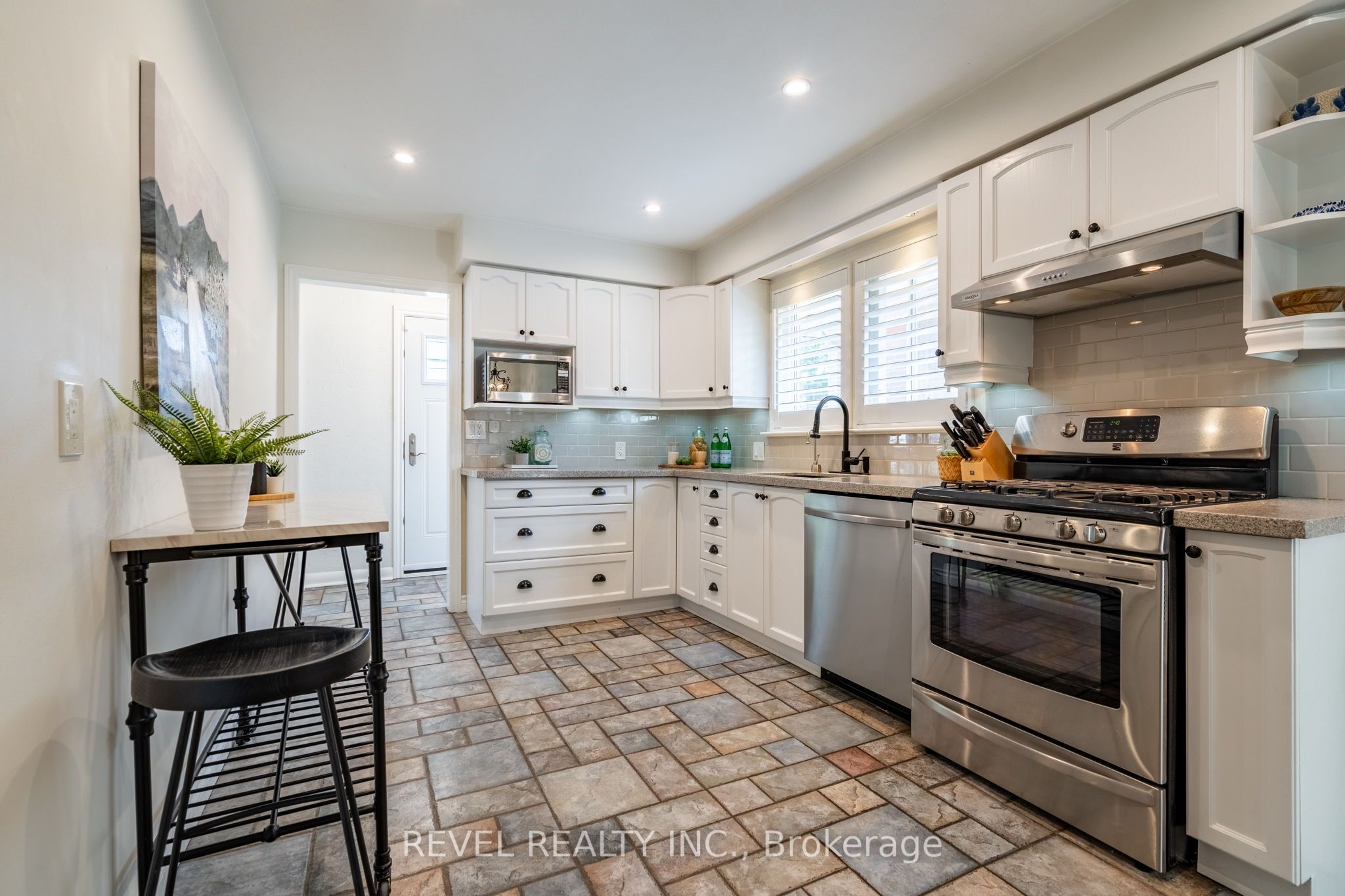 Photo 41 of 198 West 32nd Street, Hamilton, Westcliffe — HOMEH