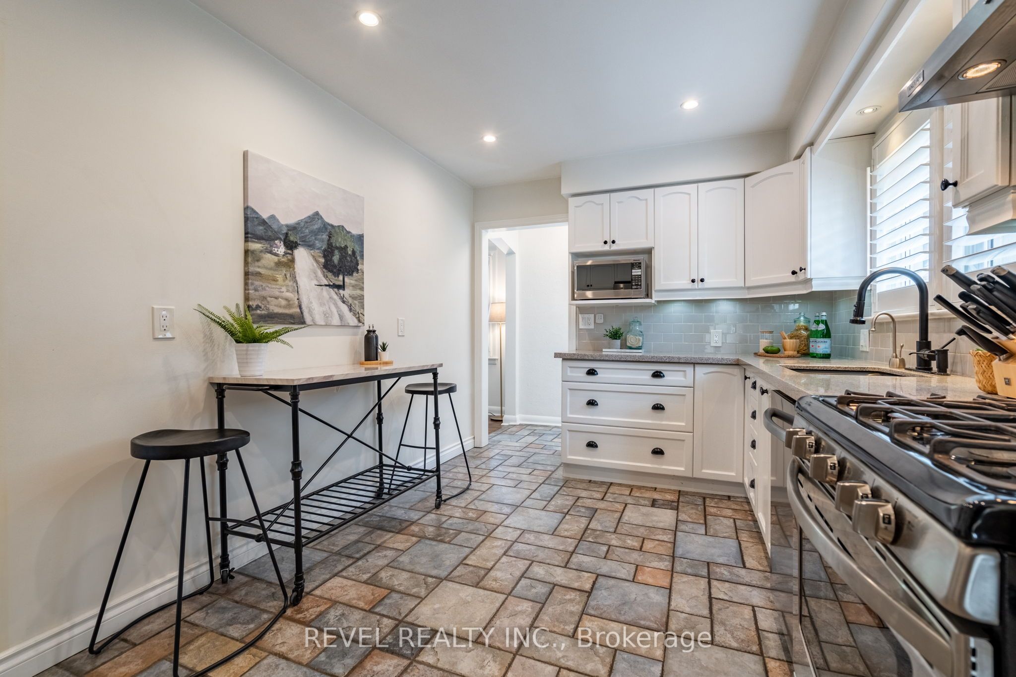 Photo 42 of 198 West 32nd Street, Hamilton, Westcliffe — HOMEH