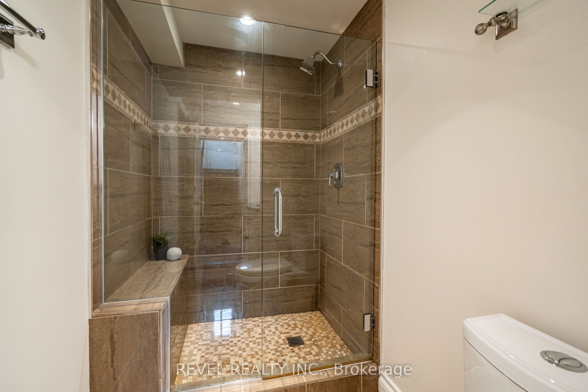 Photo 57 of 198 West 32nd Street, Hamilton, Westcliffe — HOMEH