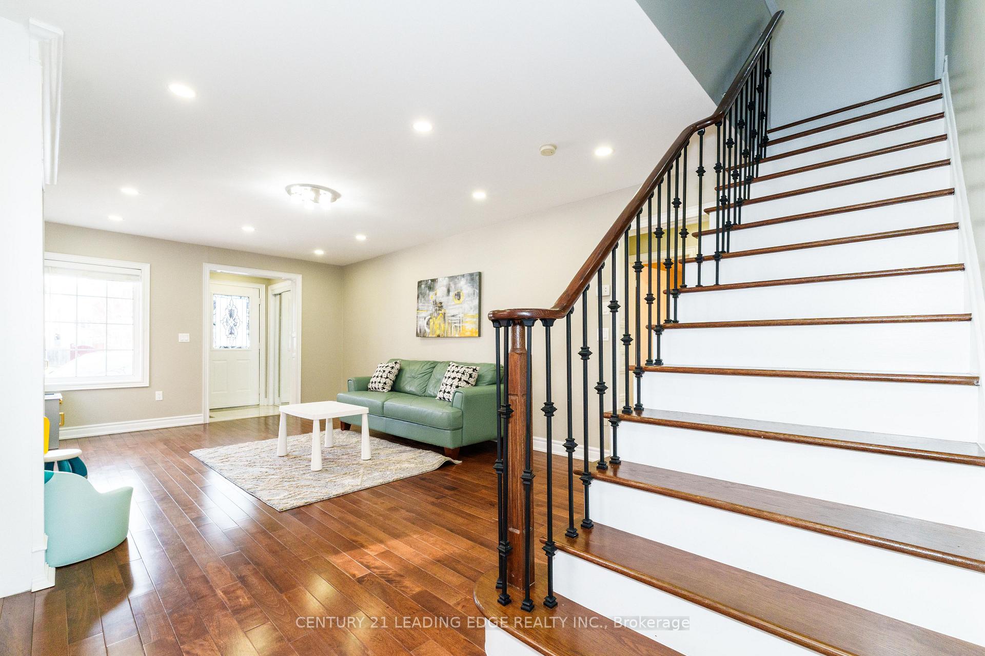 Photo 5 of 628 Staines Road, Scarborough, Rouge — HOMEH