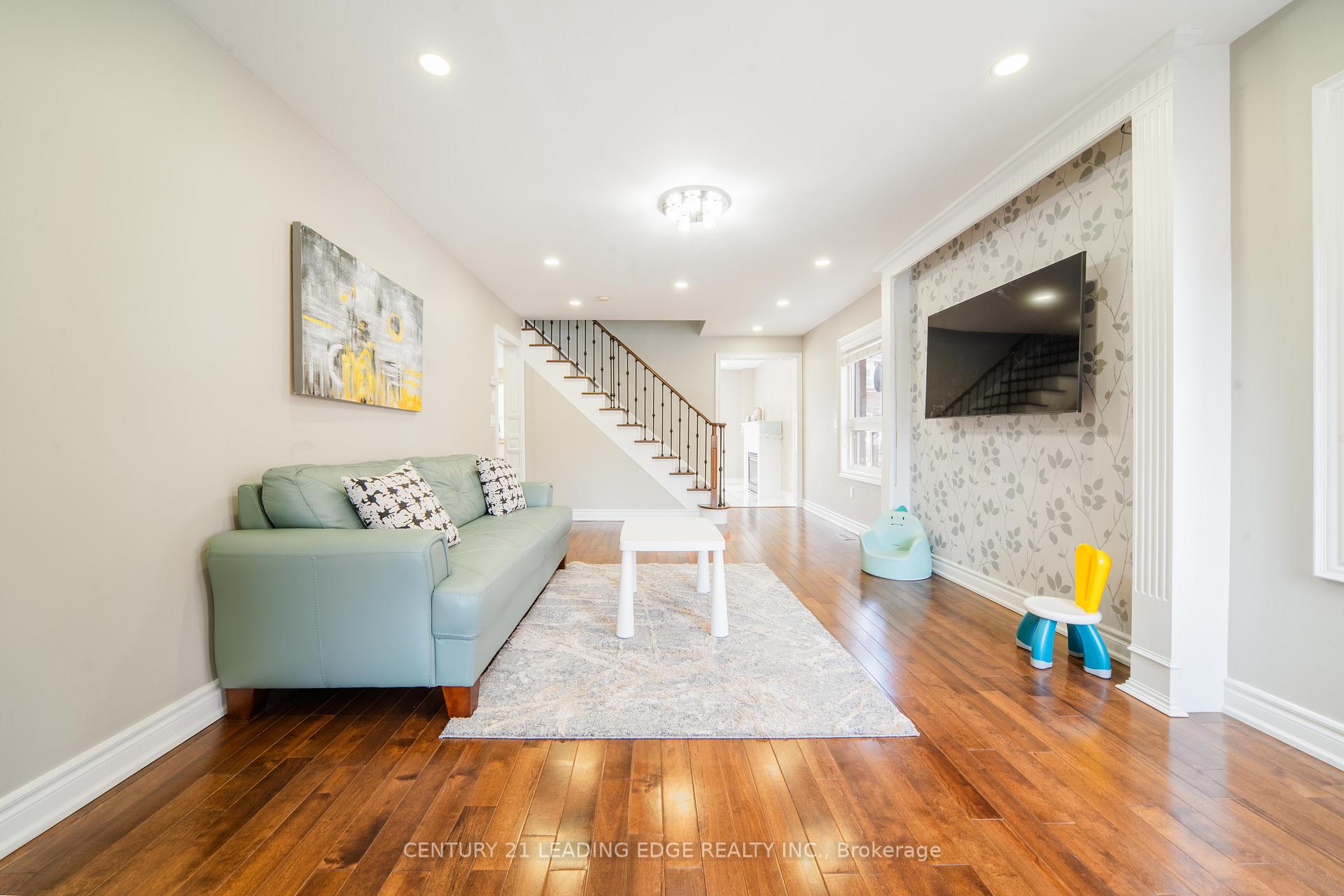 Photo 26 of 628 Staines Road, Scarborough, Rouge — HOMEH