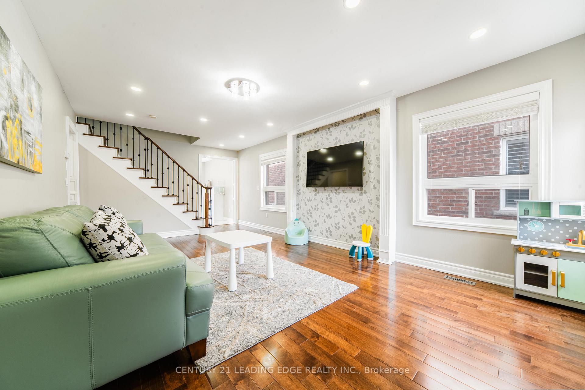 Photo 28 of 628 Staines Road, Scarborough, Rouge — HOMEH