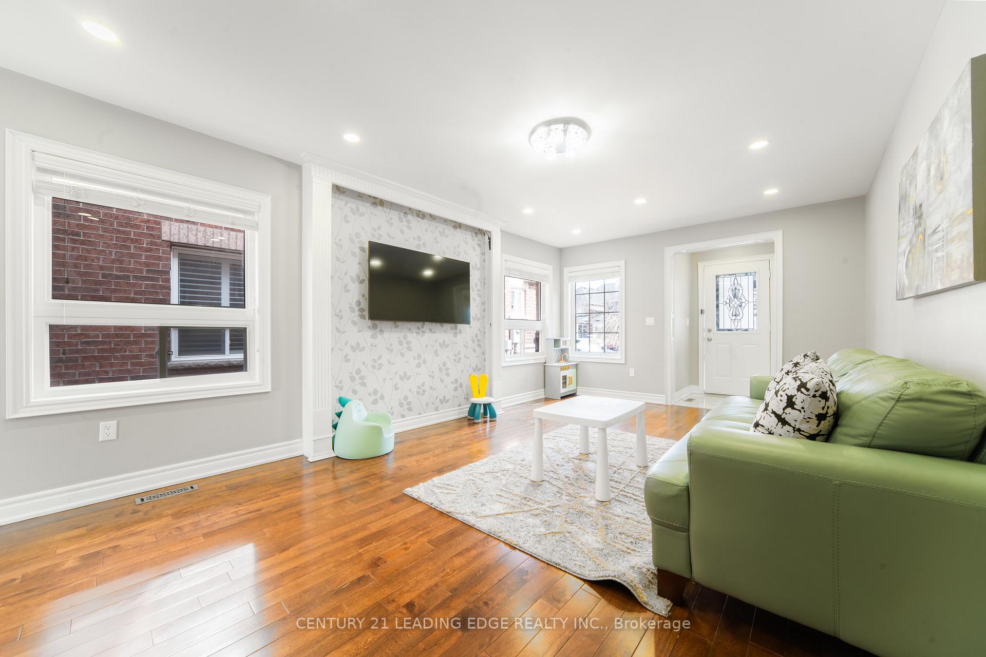Photo 29 of 628 Staines Road, Scarborough, Rouge — HOMEH