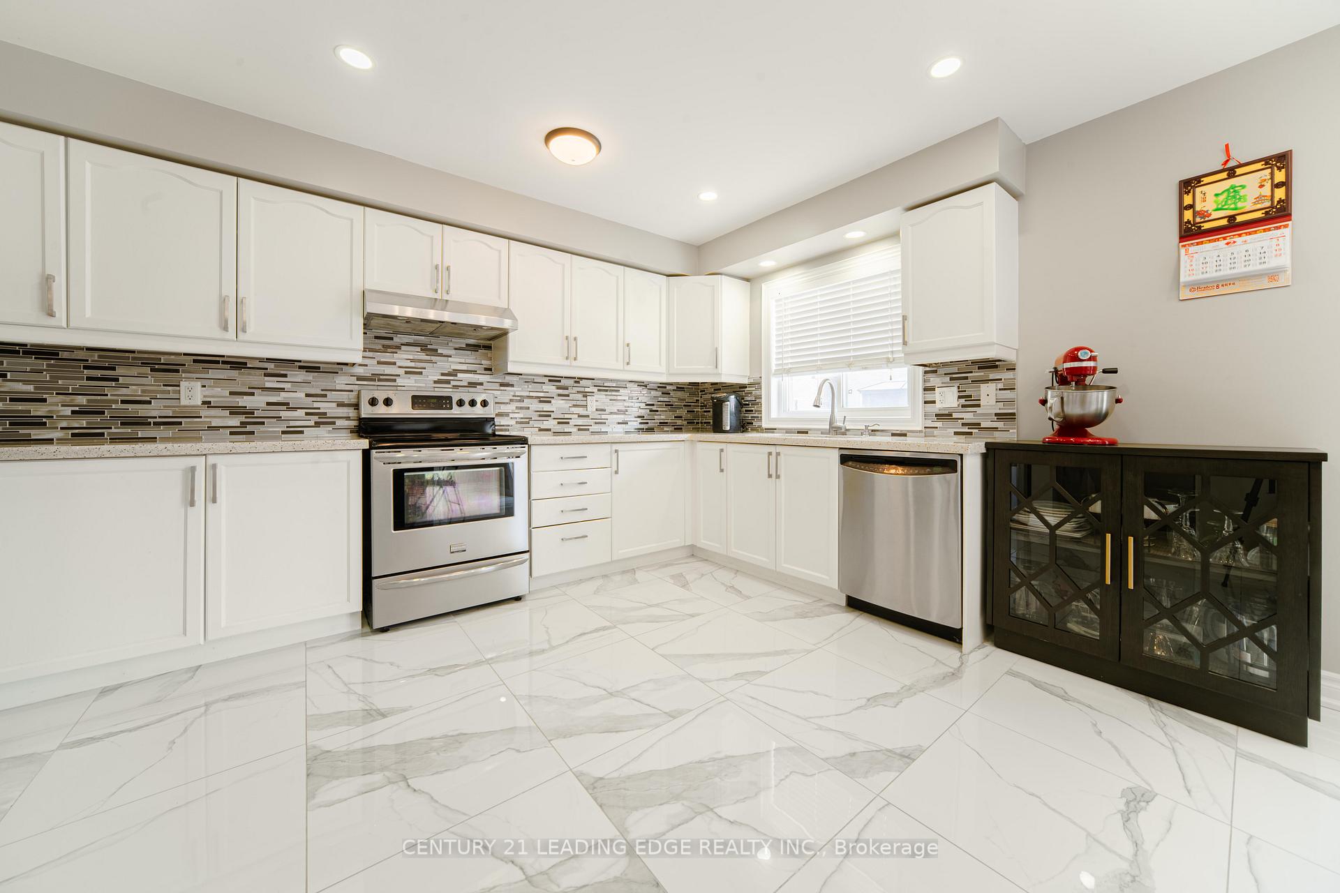 Photo 34 of 628 Staines Road, Scarborough, Rouge — HOMEH