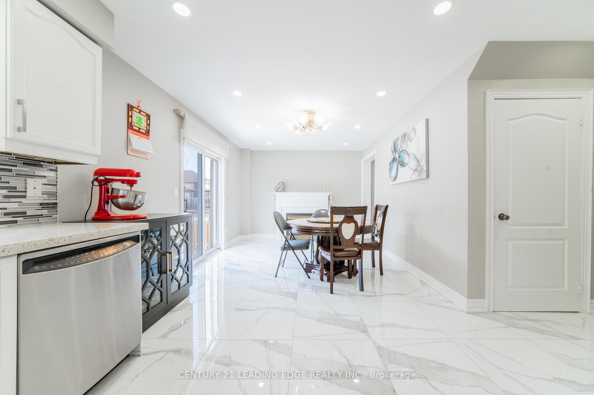 Photo 36 of 628 Staines Road, Scarborough, Rouge — HOMEH