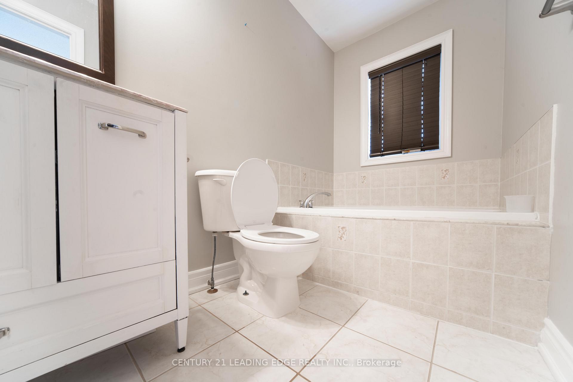 Photo 41 of 628 Staines Road, Scarborough, Rouge — HOMEH