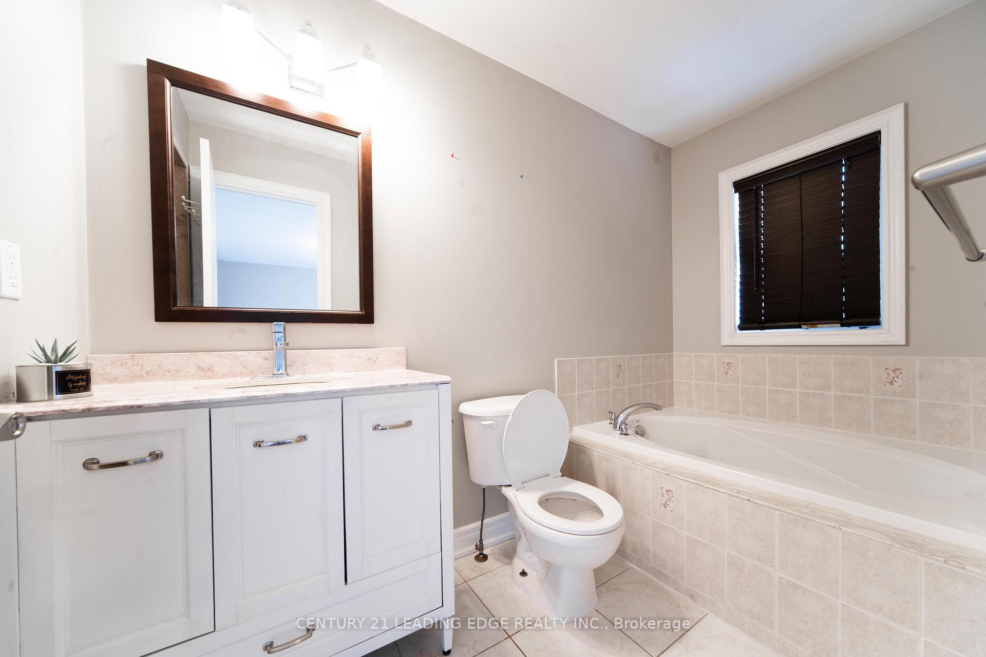 Photo 42 of 628 Staines Road, Scarborough, Rouge — HOMEH