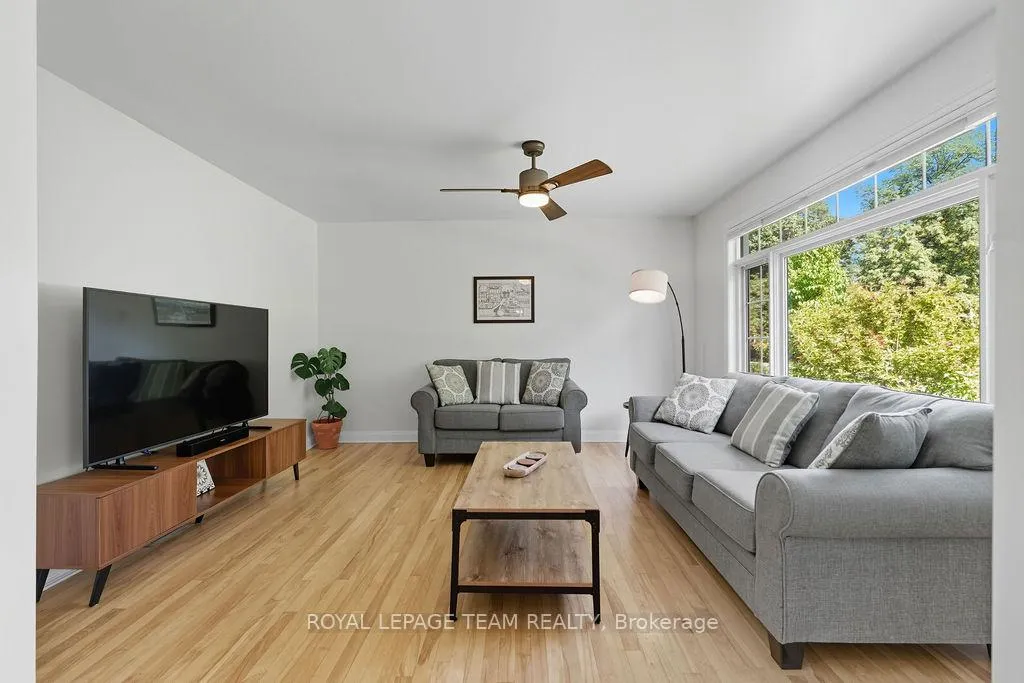 Photo 13 of 1548 Caledon Street, Ottawa, Riverview Park — HOMEH