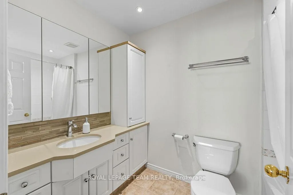 Photo 74 of 1548 Caledon Street, Ottawa, Riverview Park — HOMEH