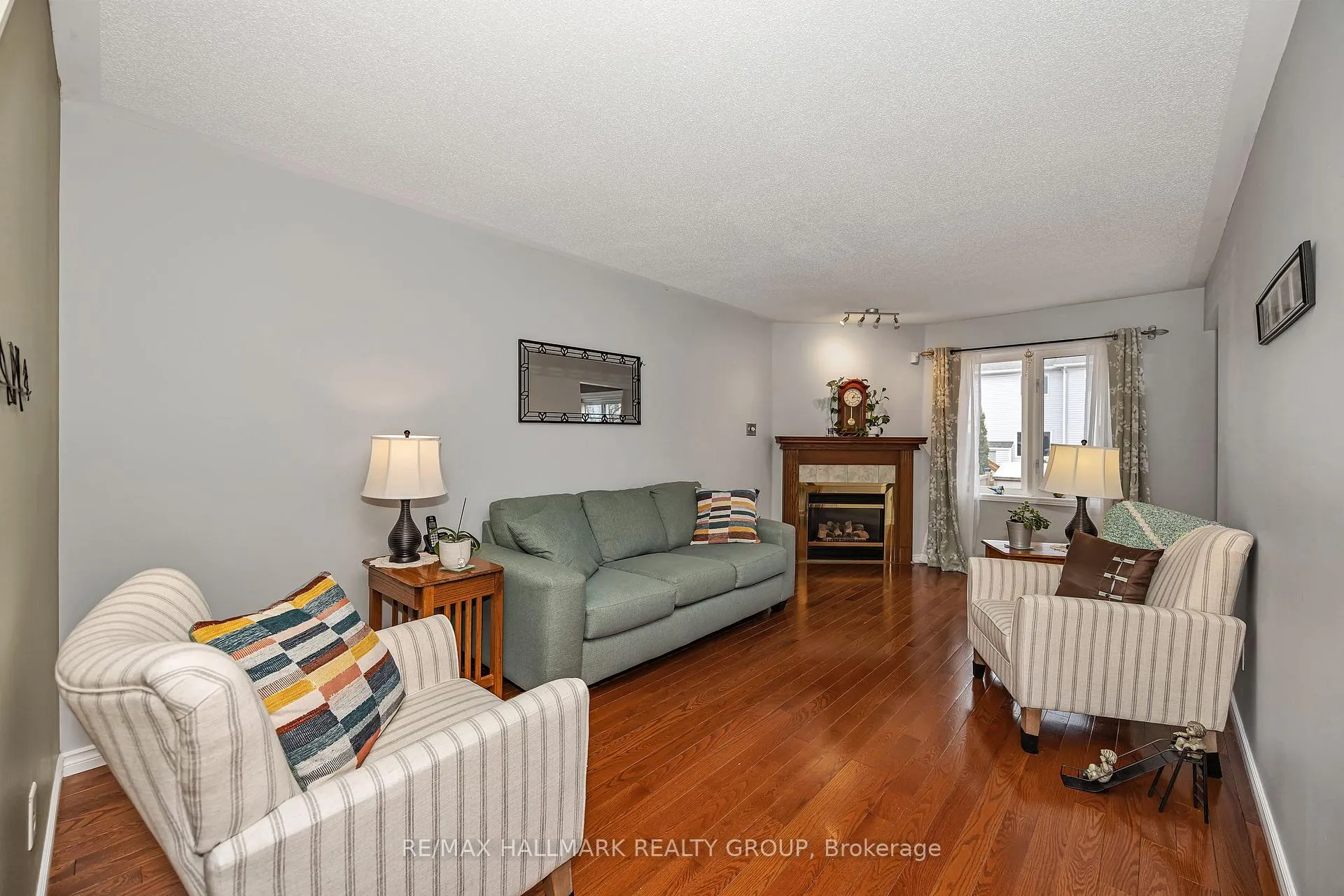 Photo 8 of 1614 Varennes Boulevard, Ottawa, Fallingbrook/Pineridge — HOMEH