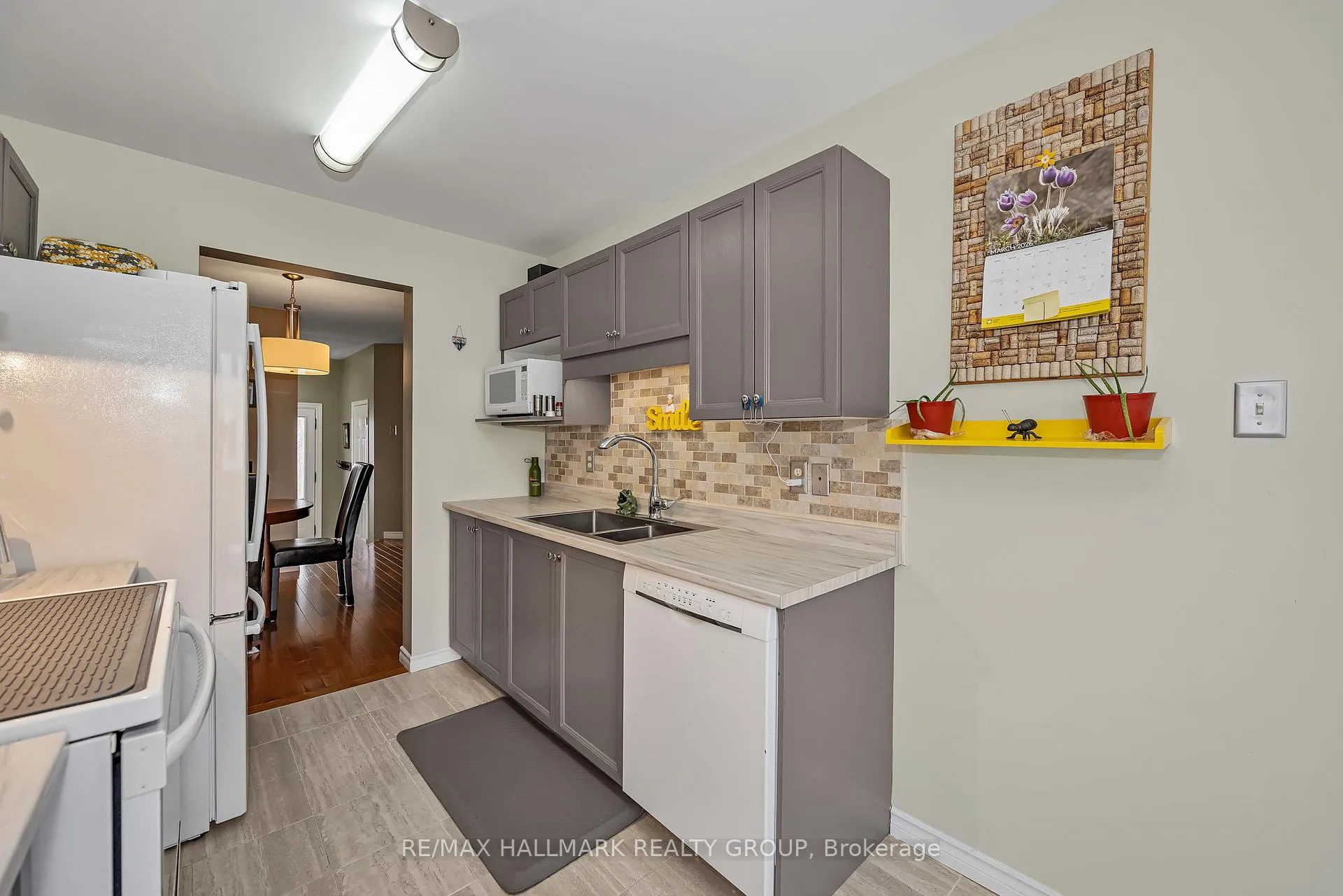 Photo 12 of 1614 Varennes Boulevard, Ottawa, Fallingbrook/Pineridge — HOMEH
