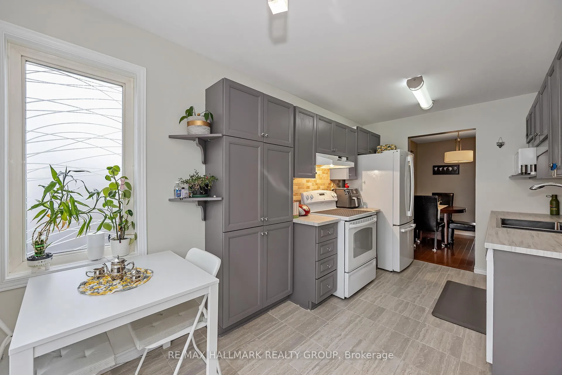 Photo 15 of 1614 Varennes Boulevard, Ottawa, Fallingbrook/Pineridge — HOMEH