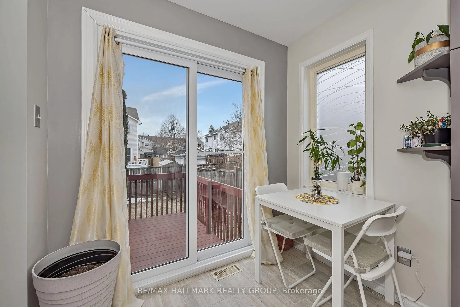 Photo 16 of 1614 Varennes Boulevard, Ottawa, Fallingbrook/Pineridge — HOMEH