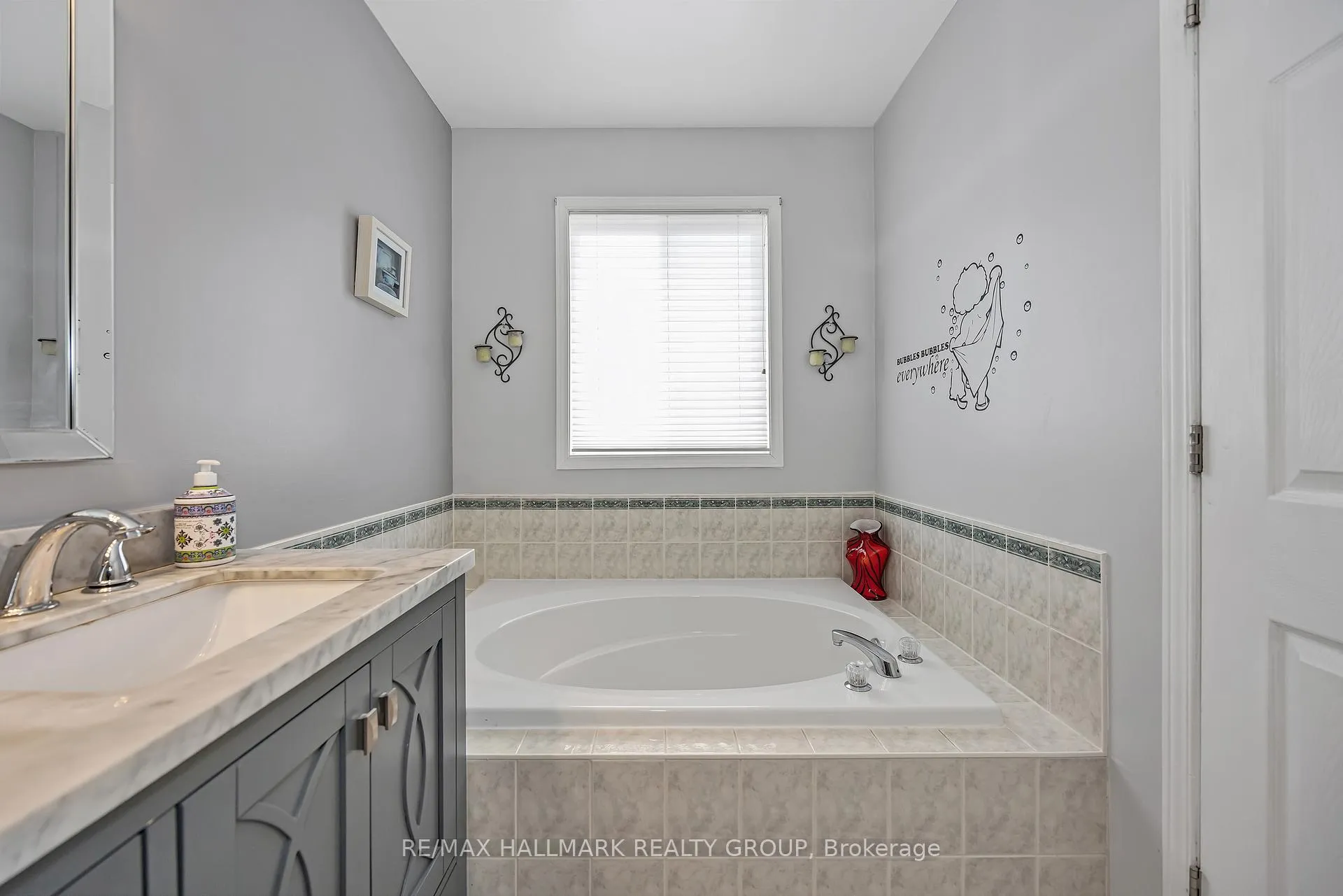 Photo 24 of 1614 Varennes Boulevard, Ottawa, Fallingbrook/Pineridge — HOMEH