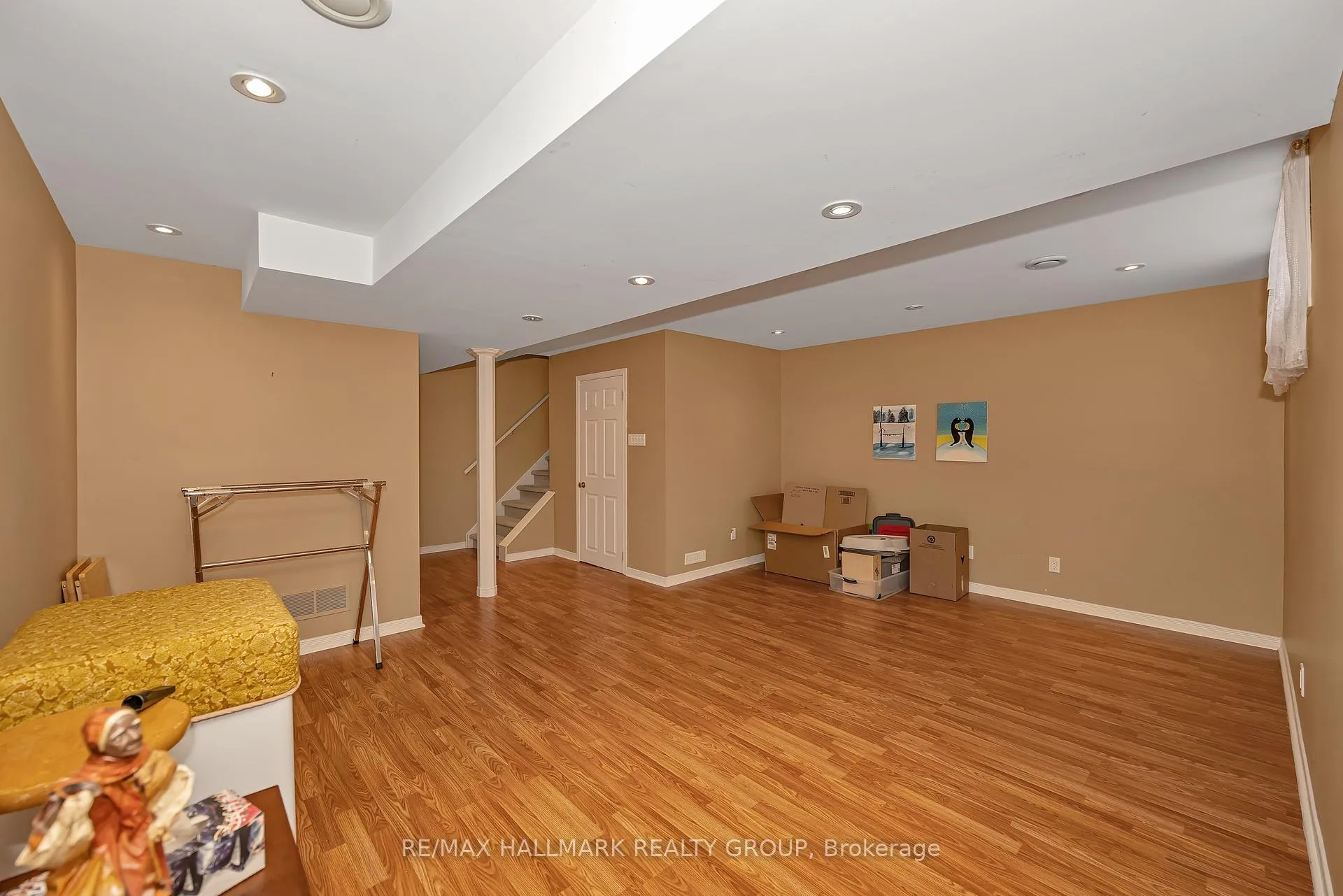 Photo 33 of 1614 Varennes Boulevard, Ottawa, Fallingbrook/Pineridge — HOMEH