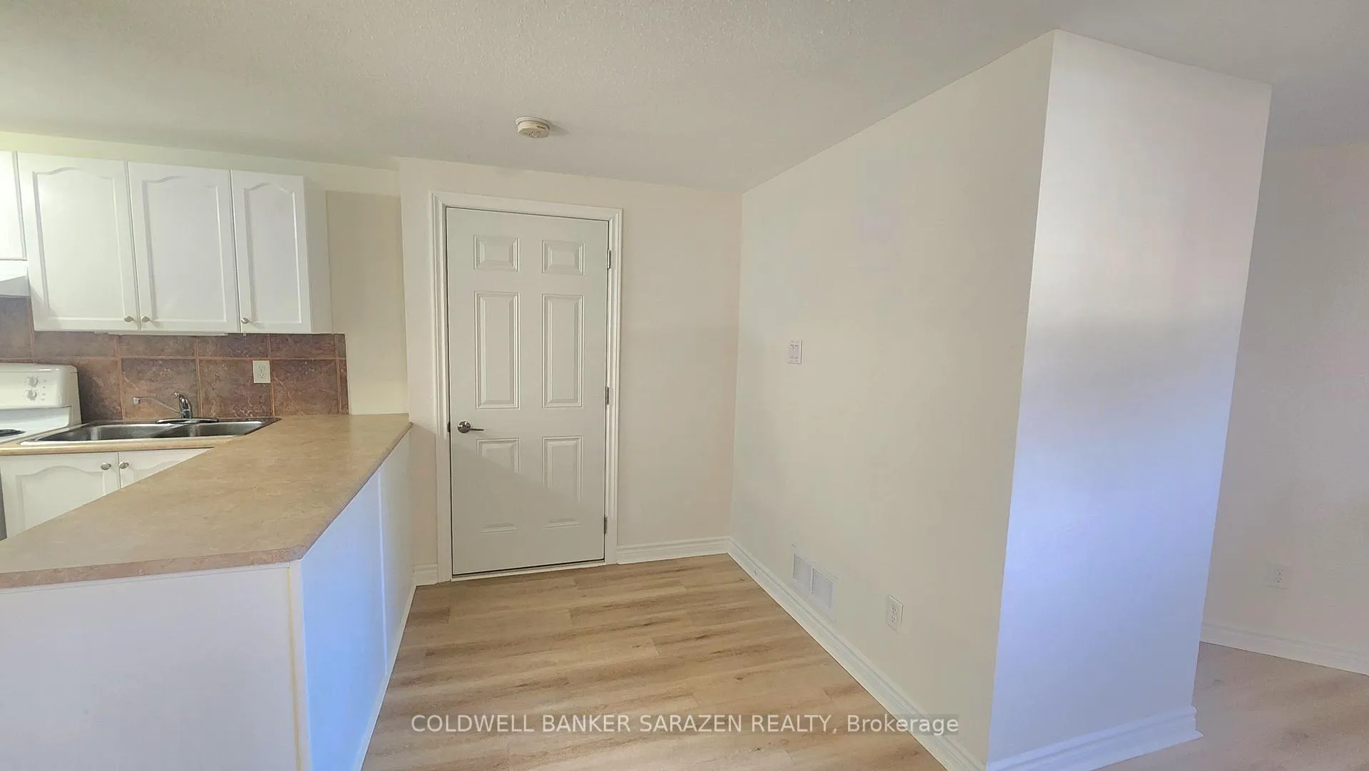 Photo 7 of Unit B, 88 Thomas Street, Arnprior — HOMEH