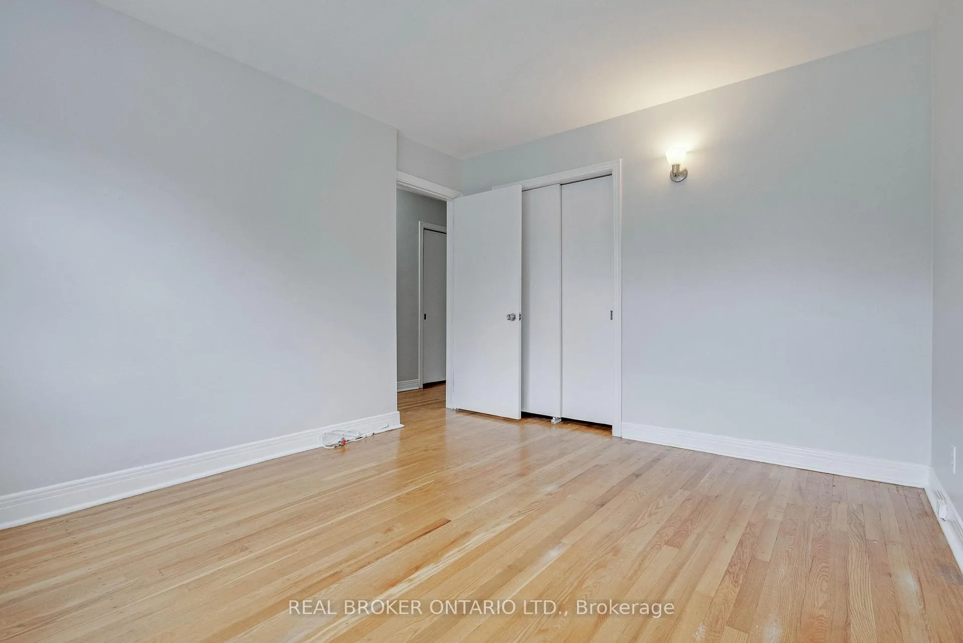 Photo 5 of 2495 Falcon Avenue, Ottawa, Heron Park — HOMEH
